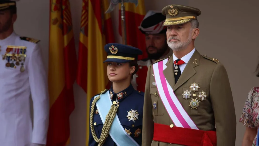 Històric Debut de la Princesa Leonor al Dia de les Forces Armades a Vigo: Entrellat de Tradició, Renovació i Desafiaments Imprevistos Històric Debut de la Princesa Leonor al Dia de les Forces Armades a Vigo: Entrellat de Tradició, Renovació i Desafiaments Imprevistos