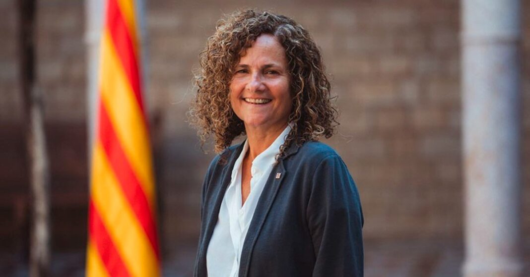 Catalunya impulsa el primer Clúster de Gestió de la Informació per potenciar la competitivitat digital i el patrimoni Catalunya impulsa el primer Clúster de Gestió de la Informació per potenciar la competitivitat digital i el patrimoni