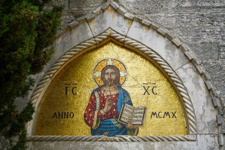 El MNAC pressiona el Ministeri de Cultura per intervenir en l’informe sobre la restitució dels murals de Sijena
