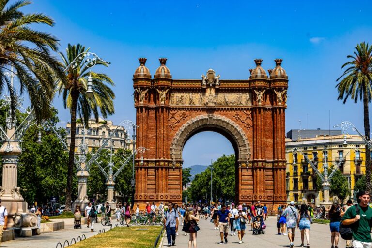 La Hiperlocalització Digital com a Baròmetre de l’Experiència Urbana: Anàlisi d’una Llista d’Esdeveniments a Barcelona