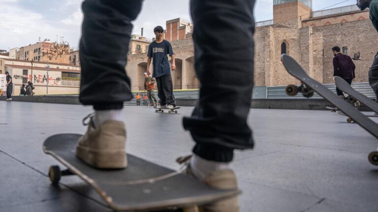 Com es va convertir la plaça del Macba en meca mundial del monopatín: història de la cultura ‘skater’ a Barcelona