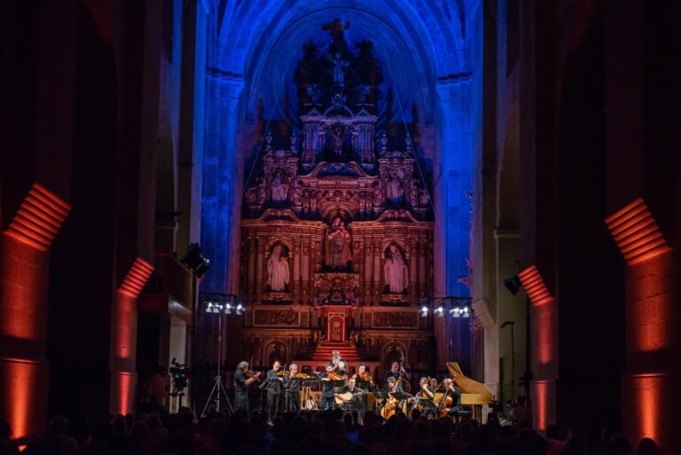 El Patrimoni Cultural Català: Més Enllà de la Postal Estival, Una Anàlisi Crítica de l’Estratègia de Revitalització