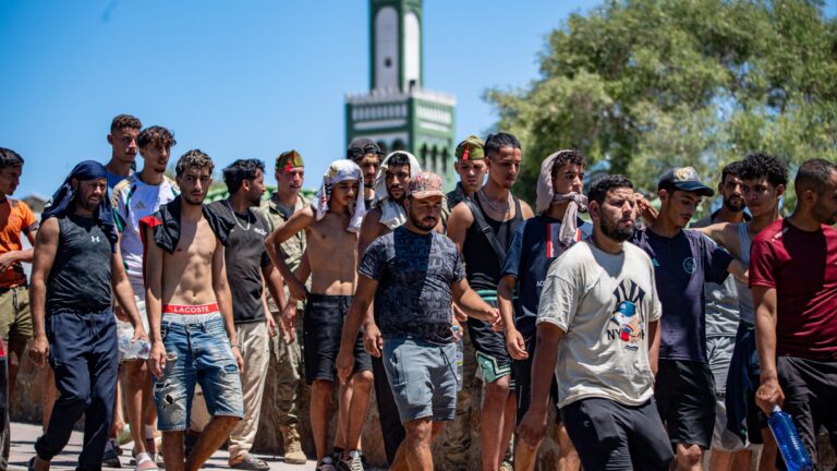 La crisi migratòria a Ceuta: un desafiament per a la pau, l’estabilitat i la justícia