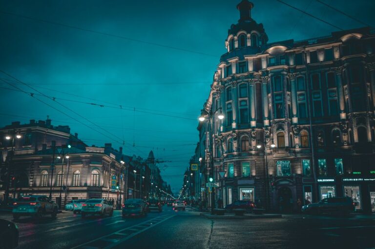 El Banc de Rússia fa una crida desesperada per salvar l'economia del país i demana als bancs que donin suport amb crèdit…