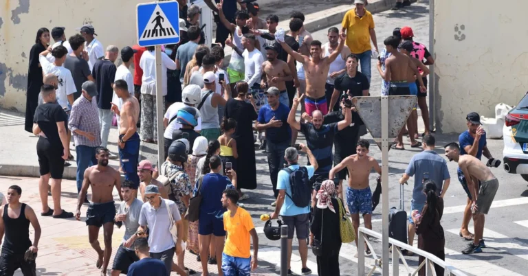 La crisi de Ceuta es converteix en un laberint polític i judicial a quaranta-tres dies del salt migratori