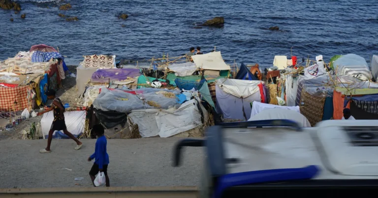 La crisi migratòria de Ceuta entra en una nova fase judicial amb el desallotjament de la platja de Benítez