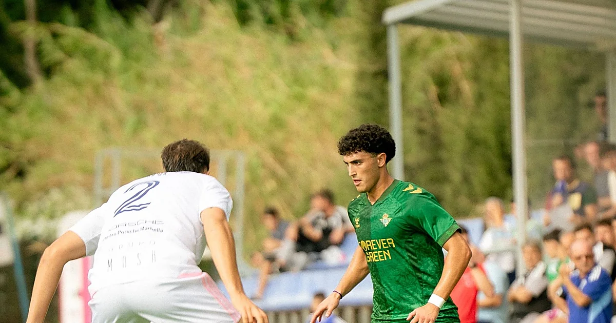 El Betis Deportivo s'escapa cap a la punta amb un contundent 0-2 a Marbella