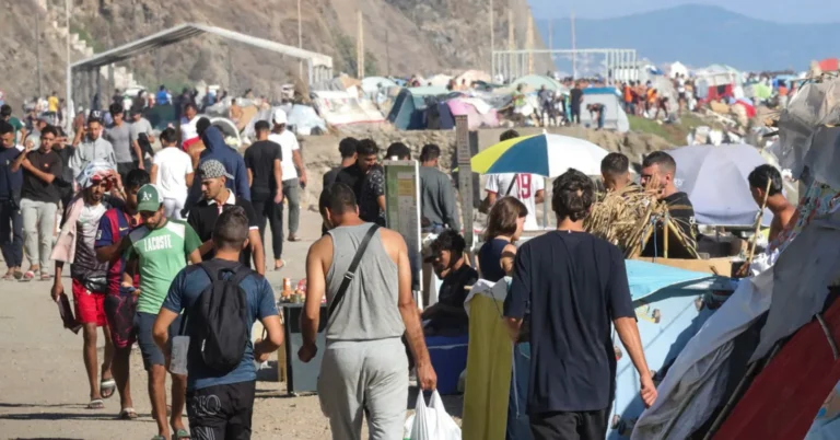 Tres migrantes desapareguts després del naufragi de l'embarcació davant la costa de Ceuta